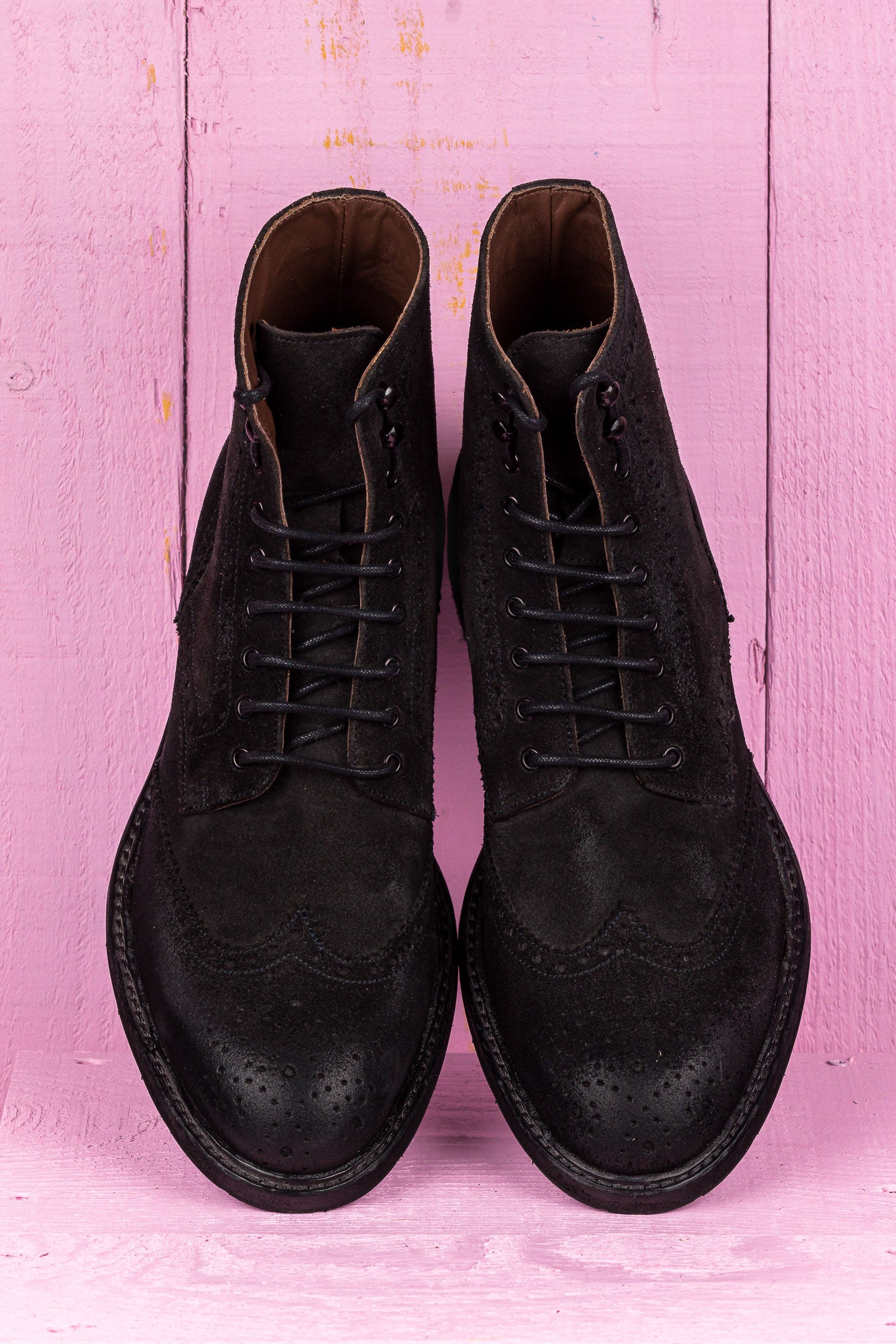 Top view of Benheart Daniel men’s lace-up brogue ankle boots with wingtip design in smoke grey suede.