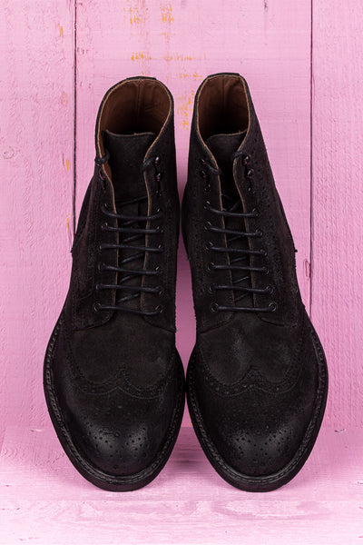 Top view of Benheart Daniel men’s lace-up brogue ankle boots with wingtip design in smoke grey suede.