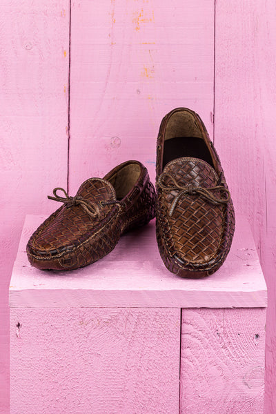Front angled and top view of Benheart Innocenti E951 woven moor leather driving moccasins.