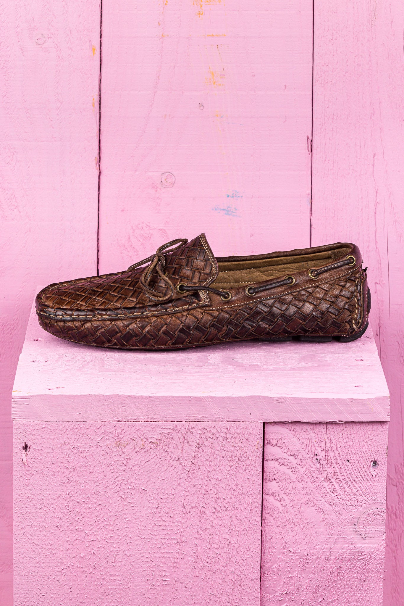 Side view of Benheart Innocenti E951 woven moor leather driving moccasins.