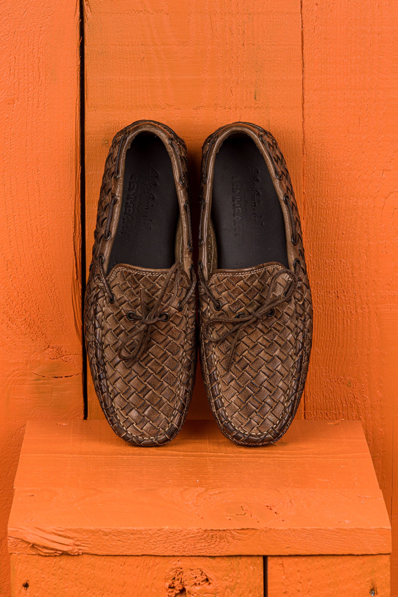 Benheart Innocenti E951 woven taupe leather driving moccasins, top view.