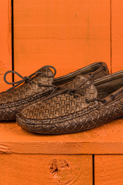 Close up view of Benheart Innocenti E951 woven taupe leather driving moccasins.