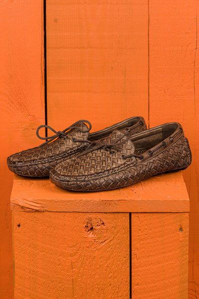Front angled view of Benheart Innocenti E951 woven taupe leather driving moccasins.