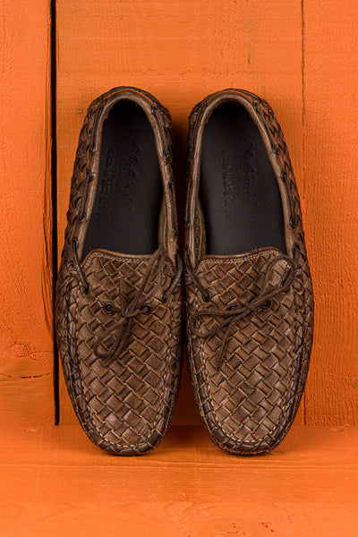Top view of Benheart Innocenti E951 woven taupe leather driving moccasins.