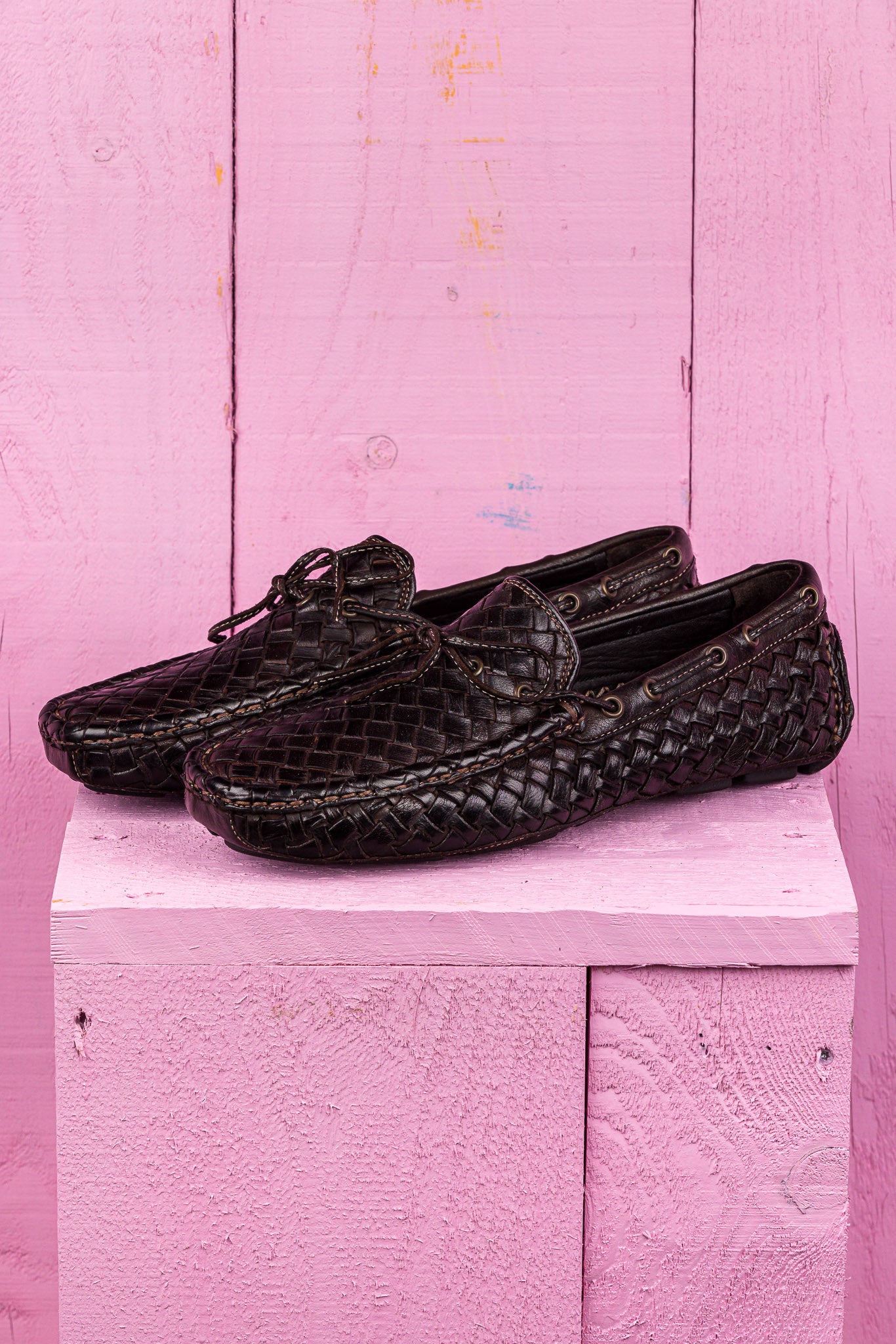 Front angled view of Benheart Innocenti E951 woven testa di moro dark brown leather driving moccasins.