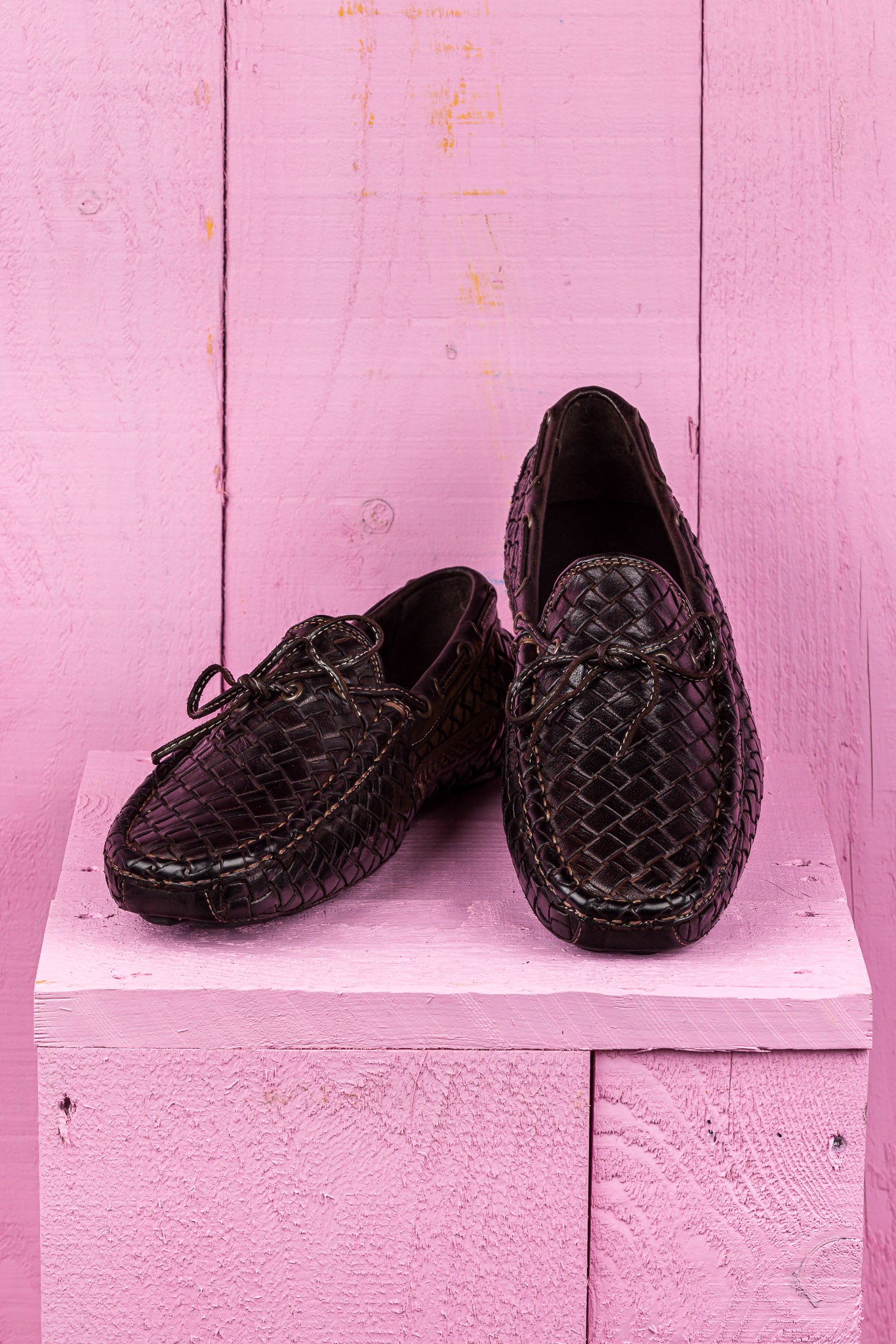 Front angled and top view of Benheart Innocenti E951 woven testa di moro dark brown leather driving moccasins.