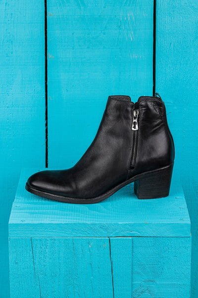 Benheart Miranda 5258 women’s black leather ankle boots with side zip, side view.