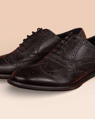 Benheart Morelli 7319 men’s leather derby brogue shoes in pietra fumo stone grey color, close up view.