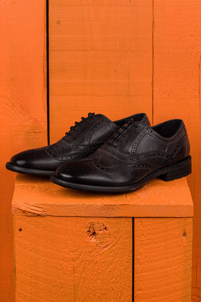 Benheart Morelli 7319 men’s leather derby brogue shoes in pietra fumo stone grey color, front angled view.