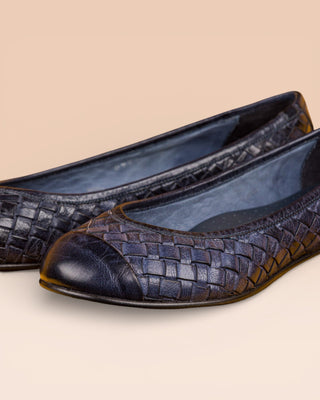 Close up view of Benheart Pagnini B971 woven leather ballet flats in blue.