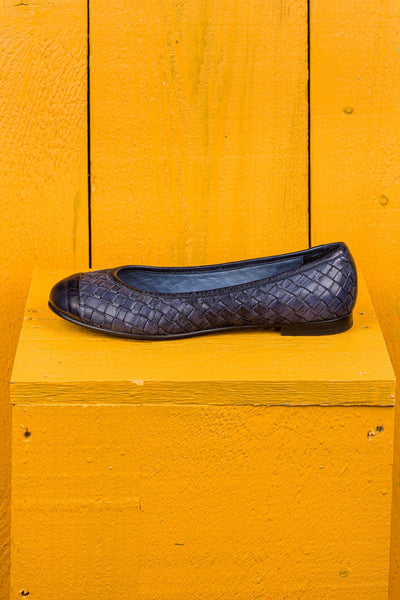 Side view of Benheart Pagnini B971 woven leather ballet flats in blue.