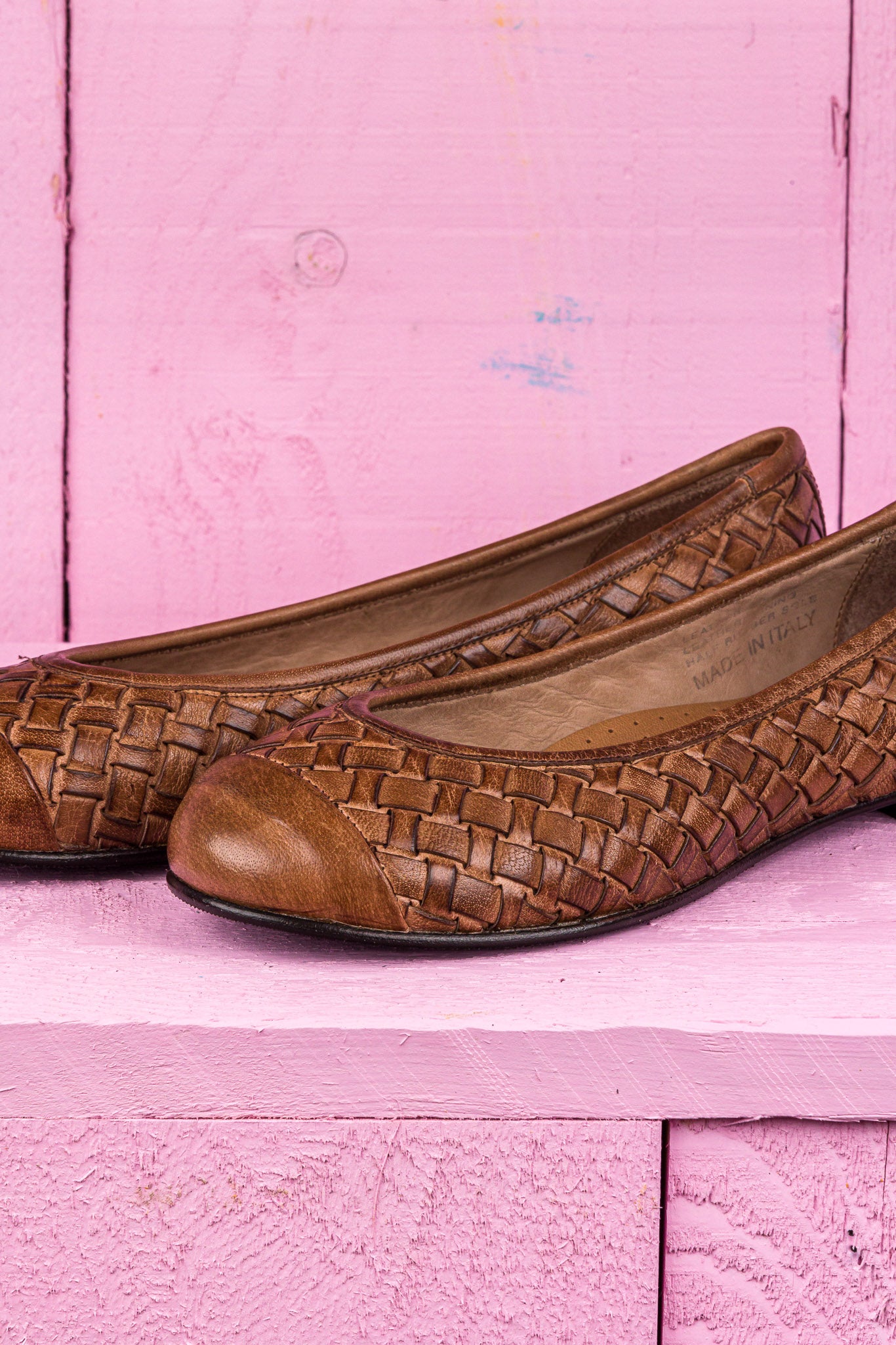 Close up view of Benheart Pagnini B971 woven leather ballet flats in moor.