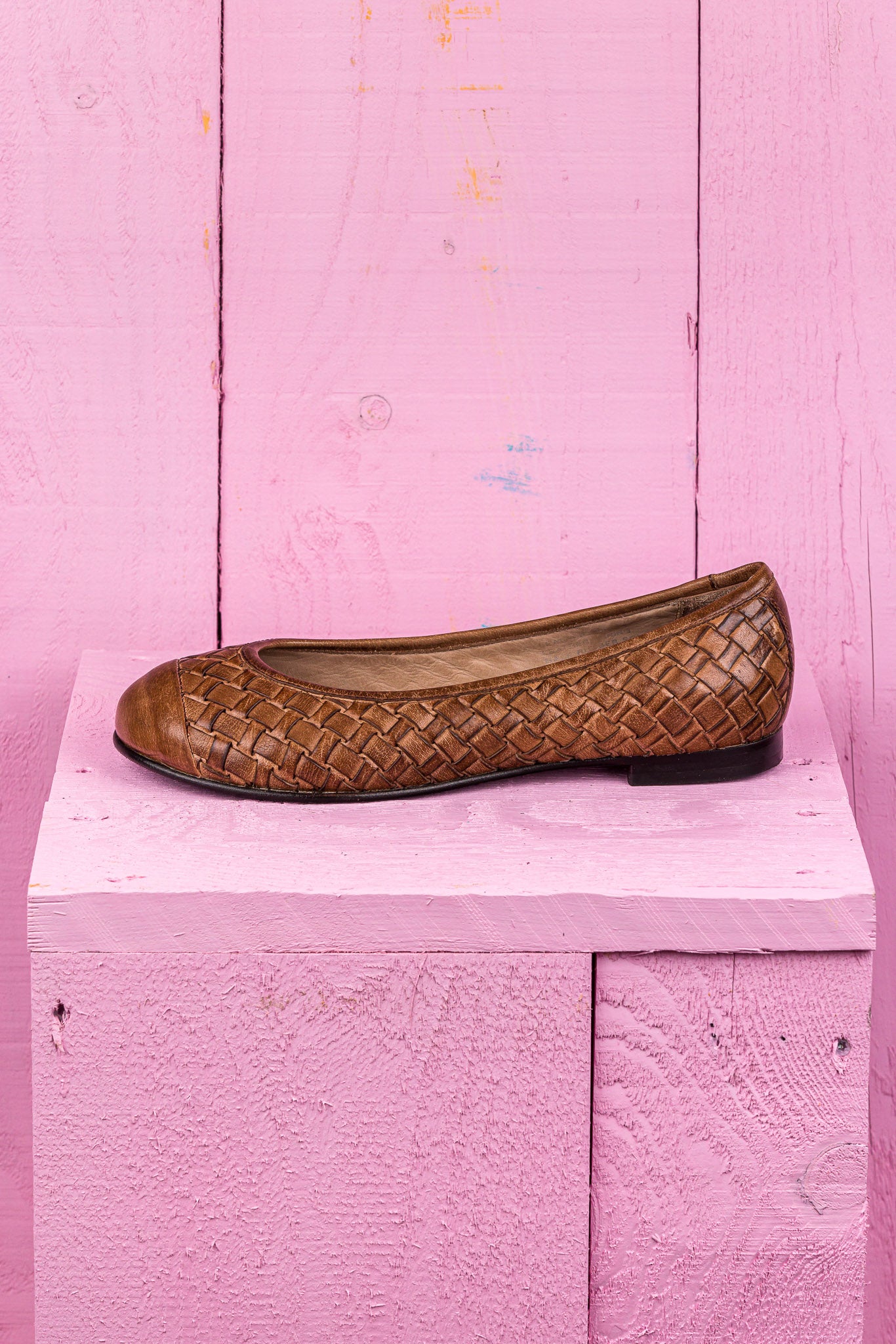 Side view of Benheart Pagnini B971 woven leather ballet flats in moor.