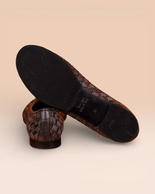 Rear view of Benheart Pagnini B971 woven leather ballet flats in smoky stone.