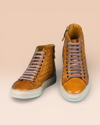 Front angled and top view of the Raimondo 8393 mahogany woven leather sneakers by Benheart.