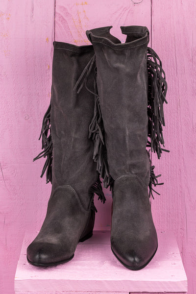Benheart Vanni ST1722 women’s suede fringe boots in pietra fumo smoke grey, front view.