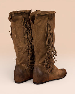 Benheart Vanni ST1722 women’s suede fringe boots in taupe, rear angled view.