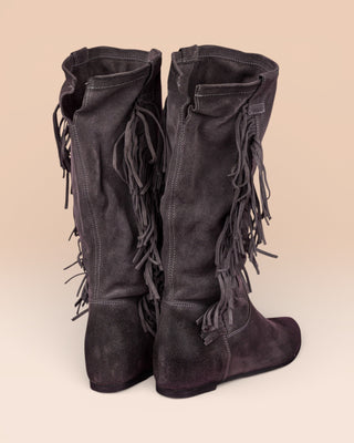 Benheart Vanni ST1722 women’s suede fringe boots in pietra fumo smoke grey, rear angled view.
